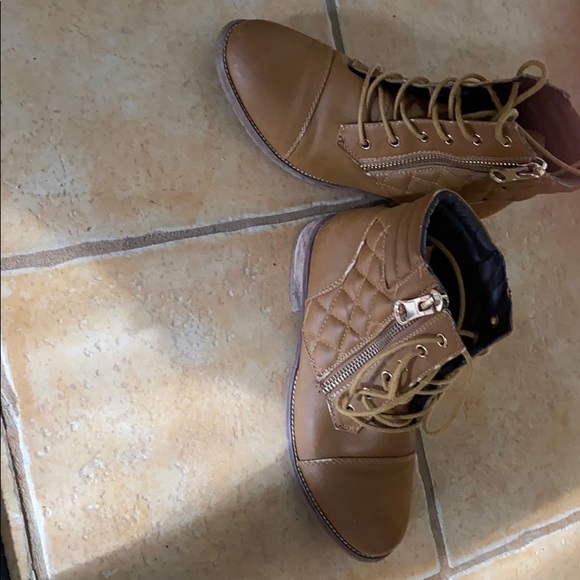 Shoes - Picture 5 of 5